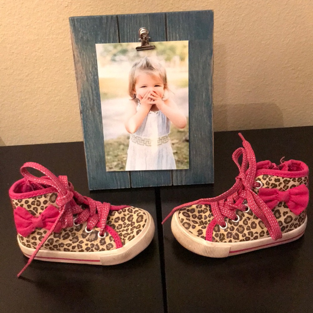 OshKosh Leopard print high tops with pink laces